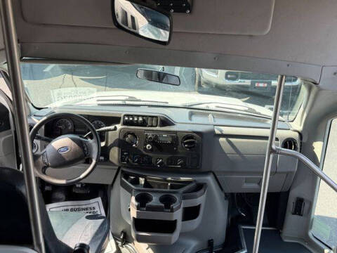 2018 Ford E-Series E-450 SD