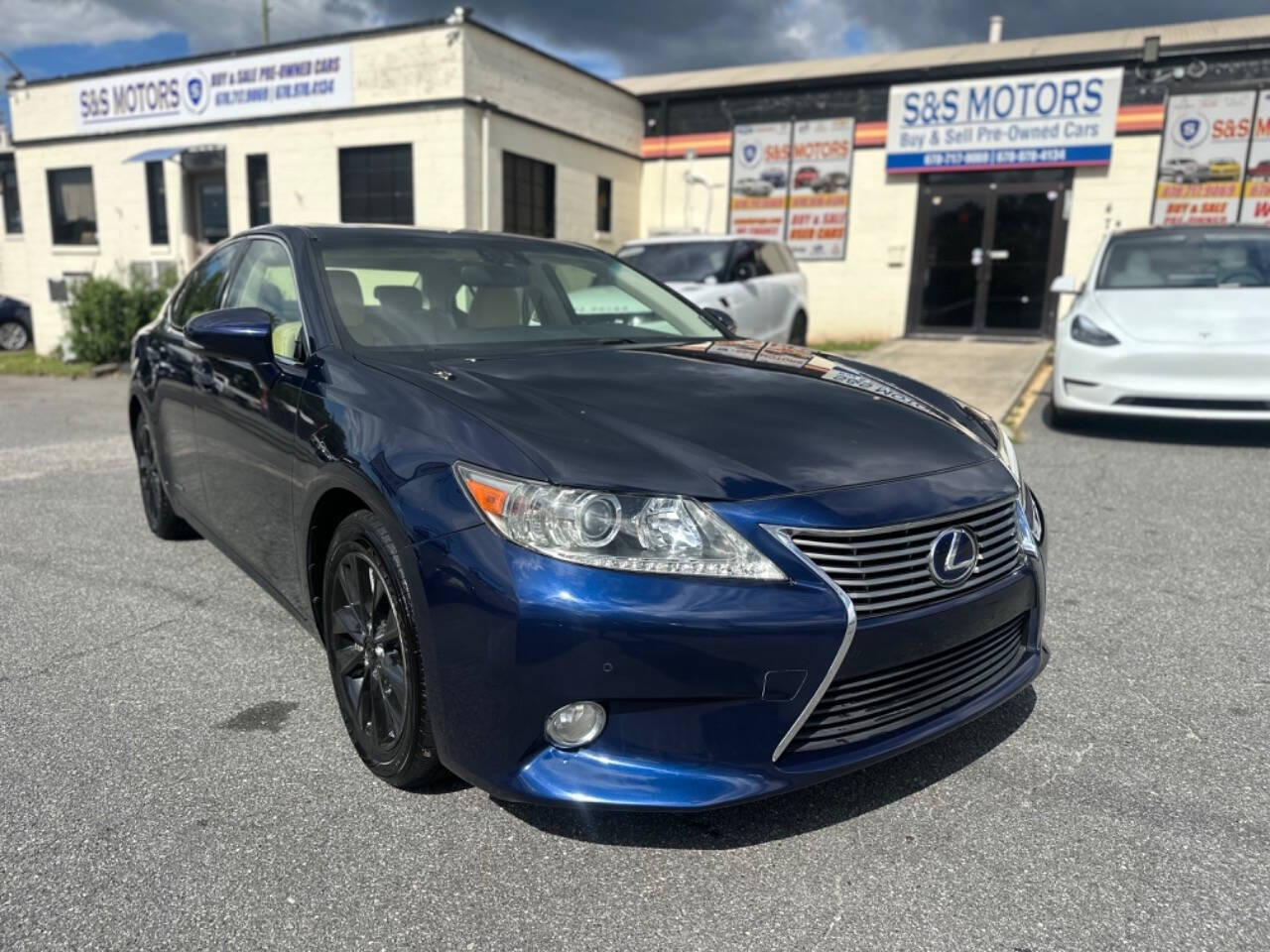 2013 Lexus ES 300h for sale at S & S Motors in Marietta, GA