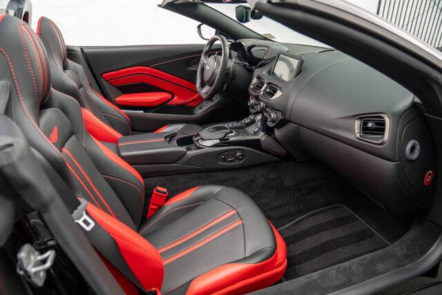2021 Aston Martin Vantage 23
