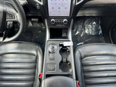 2022 Ford Edge SE