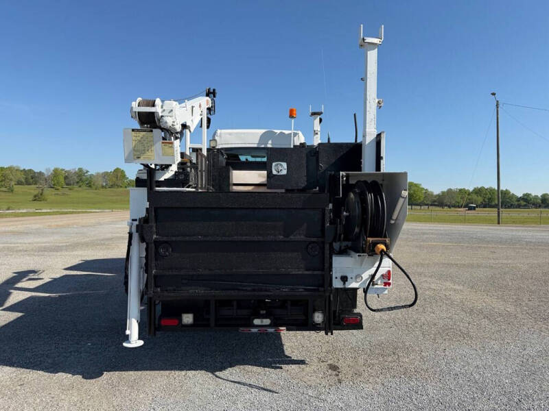 2014 Freightliner 108 SD