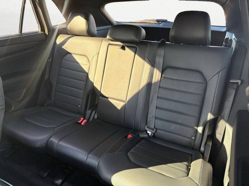 2024 Volkswagen Atlas Cross Sport SEL R-Line 4Motion