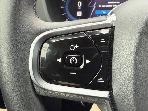 2024 Volvo XC60 B5 Plus Dark Theme