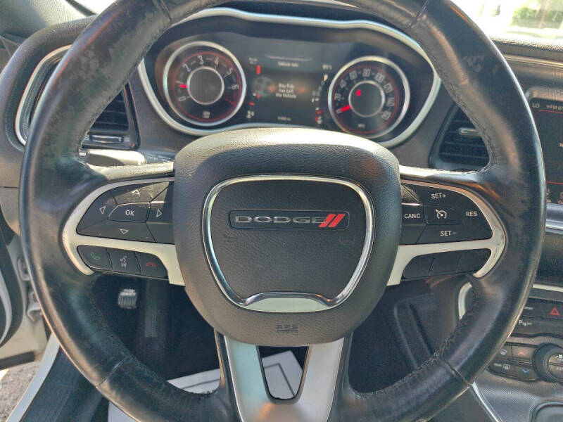 2016 Dodge Challenger SXT Plus