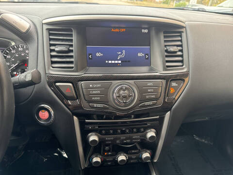 2020 Nissan Pathfinder SV