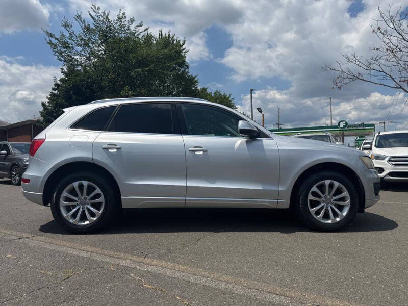 2011 Audi Q5 2.0T quattro Premium