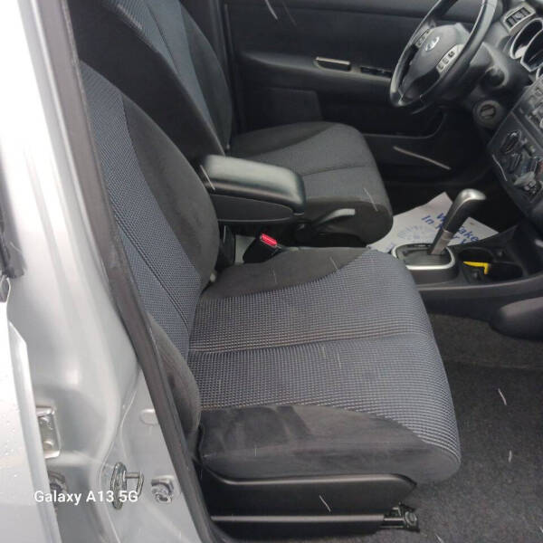 2010 Nissan Versa 1.8 SL