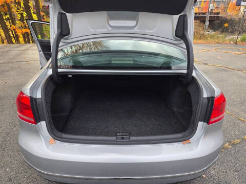 2014 Volkswagen Passat 1.8T SEL Premium PZEV