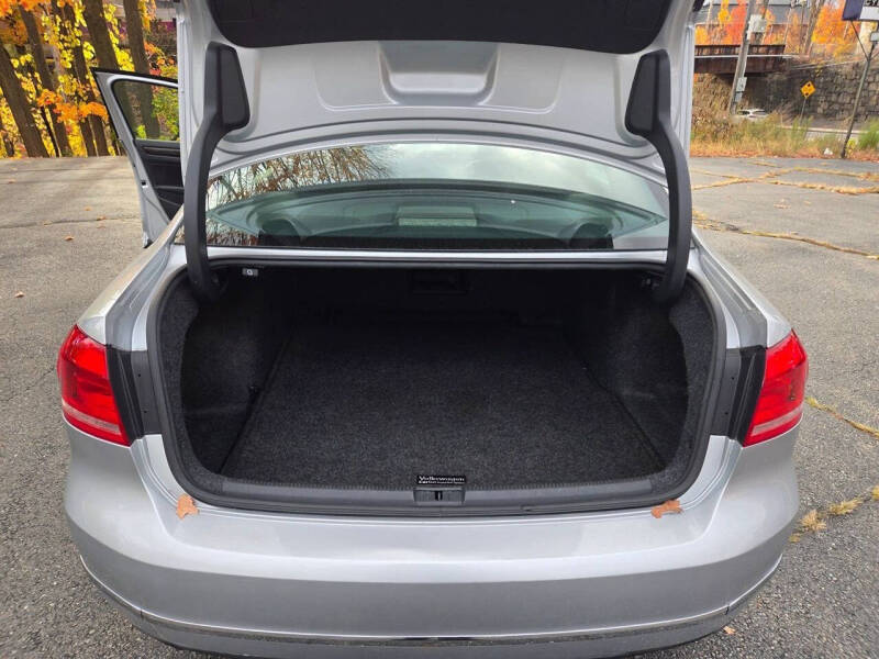 2014 Volkswagen Passat 1.8T SEL Premium PZEV