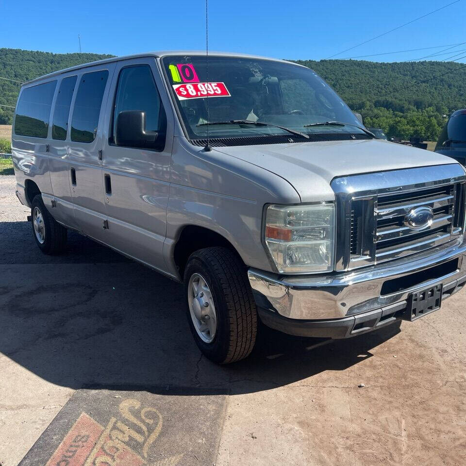 Silver 2010 Ford E-Series E-350 SD XLT E-350 SD XLT 3dr Passenger Van 11