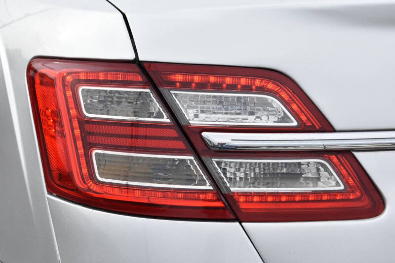 2015 Ford Taurus SEL