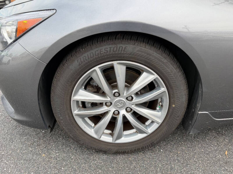 2015 Infiniti Q50 Premium