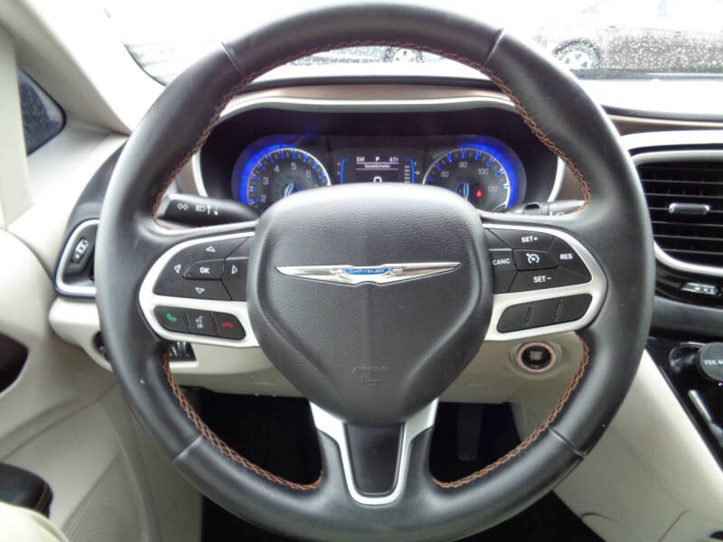 2017 Chrysler Pacifica Touring-L