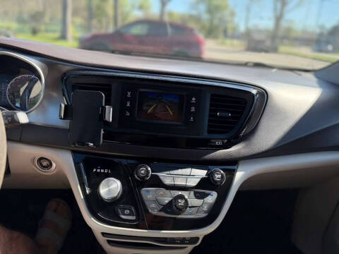 2017 Chrysler Pacifica LX