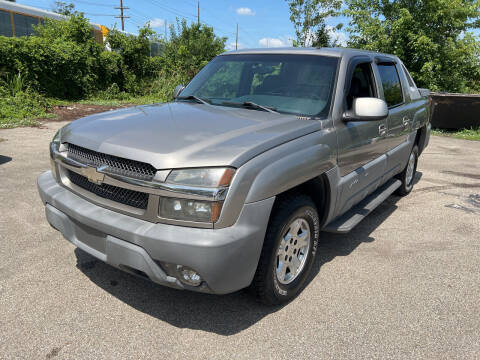 2002 Chevrolet Avalanche for sale at Mr. Auto in Hamilton OH