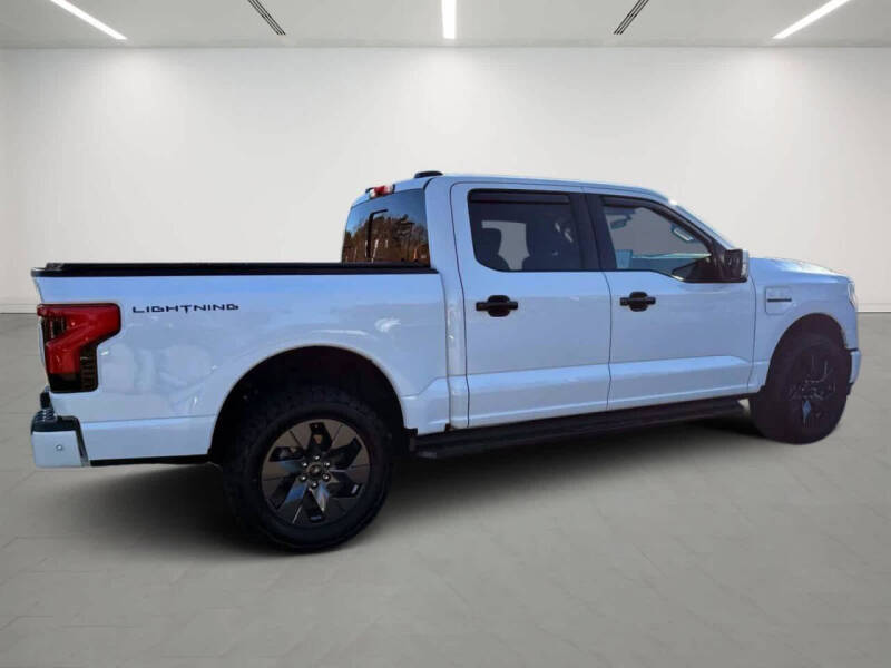2022 Ford F-150 Lightning Lariat