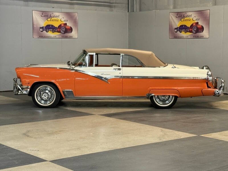 1956 Ford Sunliner