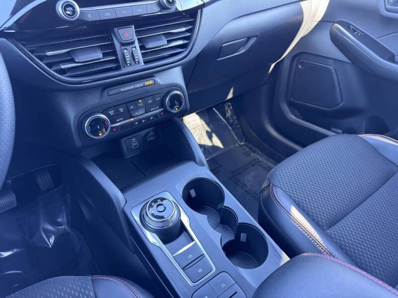 2025 Ford Escape ST-Line Select