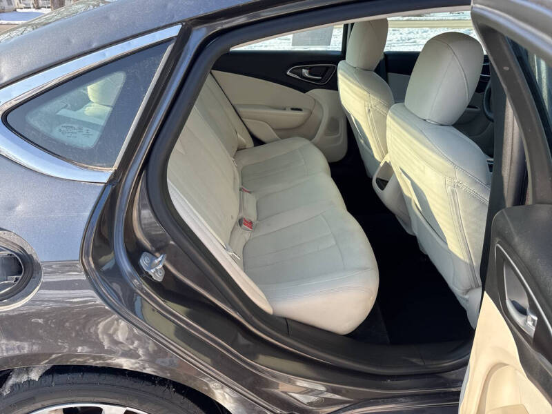 2016 Chrysler 200 Limited