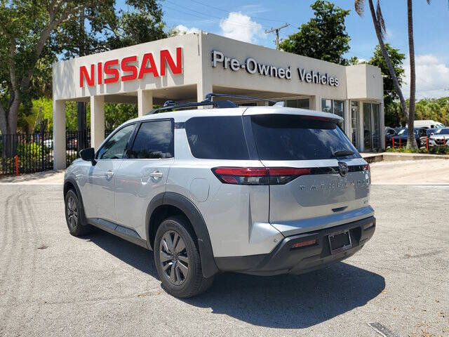 2024 Nissan Pathfinder SV