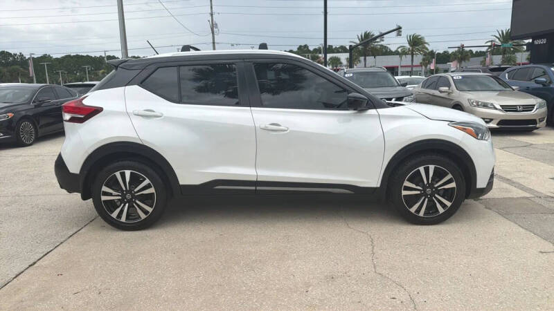 2020 Nissan Kicks SR