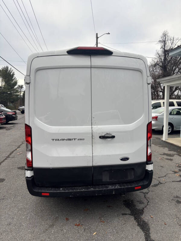 2022 Ford Transit 250