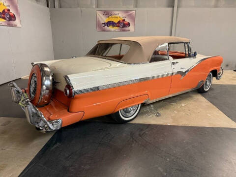 1956 Ford Sunliner