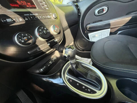 2015 Kia Soul +