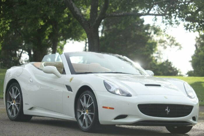 2012 Ferrari California Base's photo