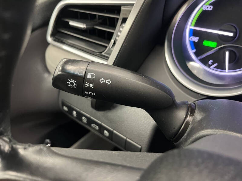 2018 Toyota Camry Hybrid XLE