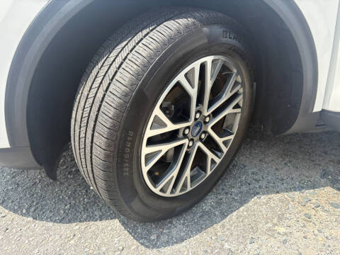 2020 Ford Escape SEL