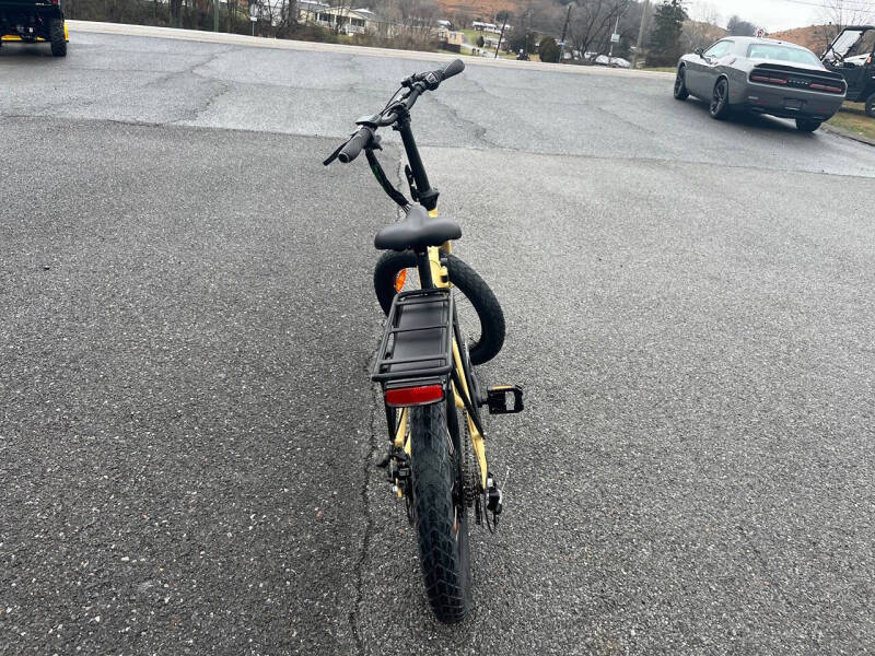 2025 Benelli E-Fold 500