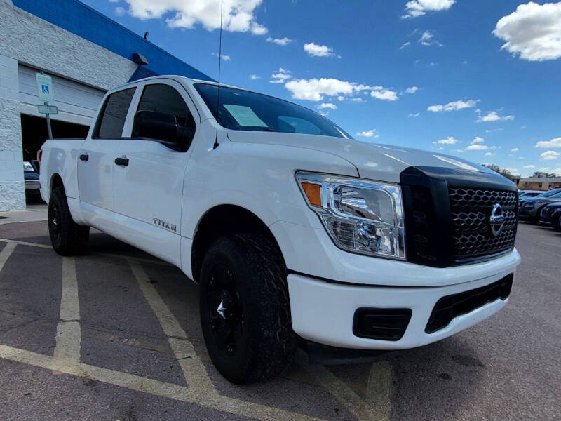 2018 Nissan Titan S photo 11