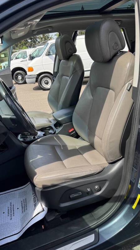 2017 Hyundai Santa Fe Limited Ultimate