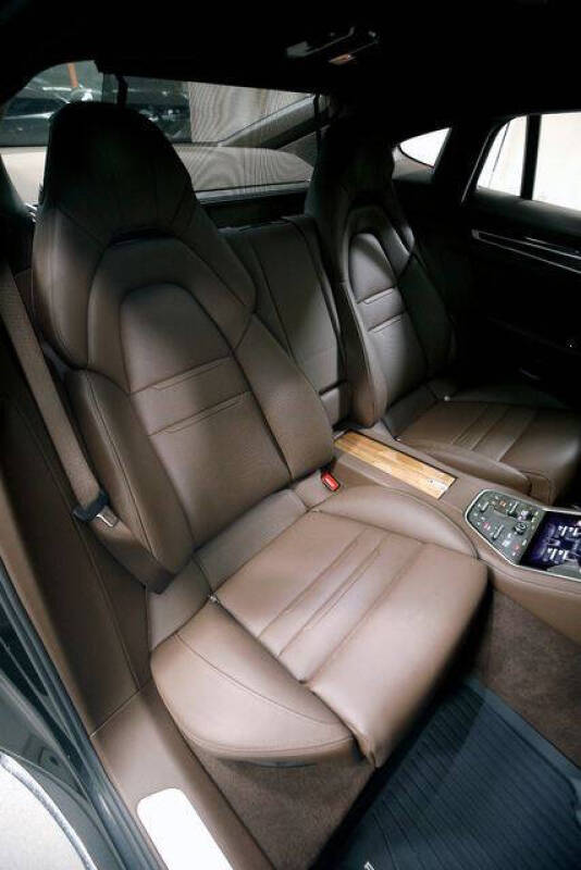 2018 Porsche Panamera 4 Executive