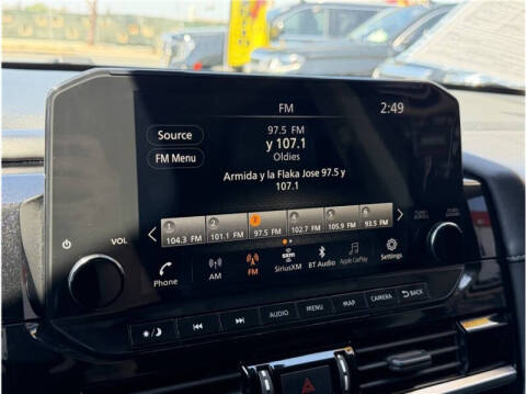2022 Nissan Pathfinder SL