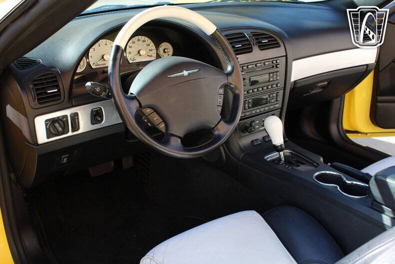 2004 Ford Thunderbird Deluxe