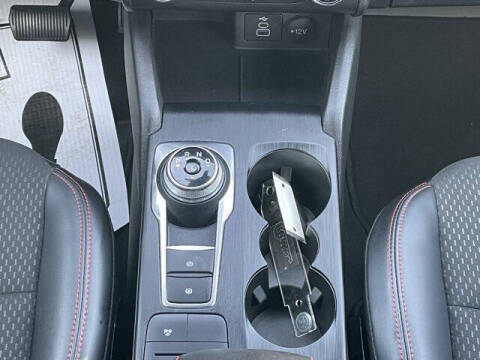 2025 Ford Escape Hybrid ST-Line