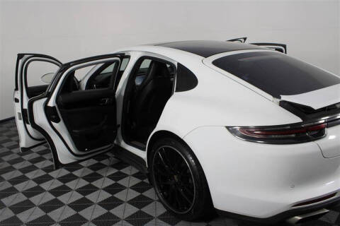 2017 Porsche Panamera