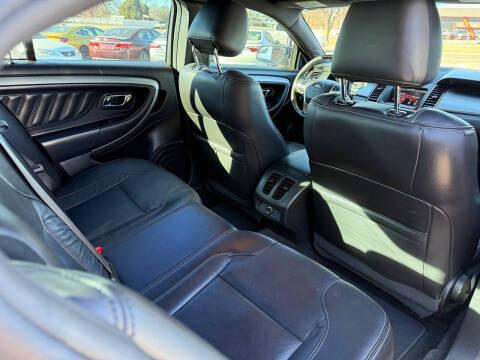 2015 Ford Taurus SEL