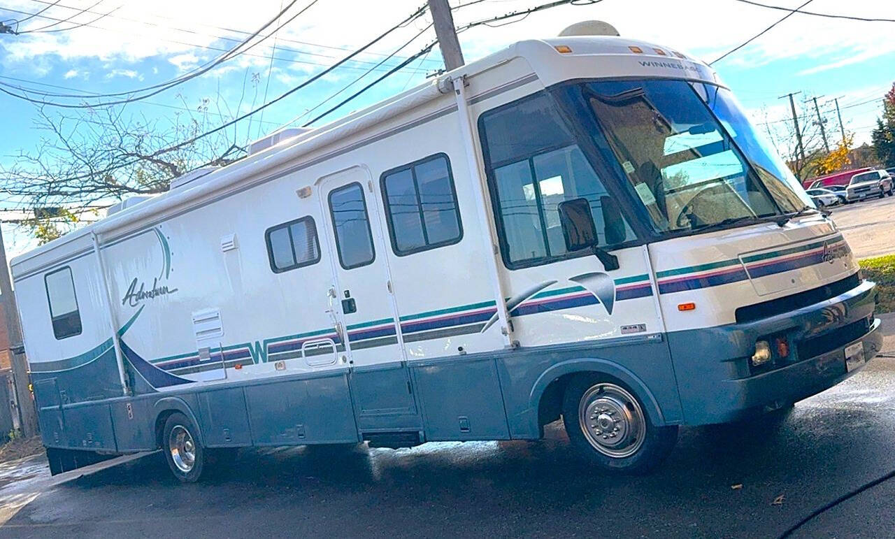 1996 Winnebago Adventurer for sale at Saccucci's Of Schaumburg in Schaumburg, IL