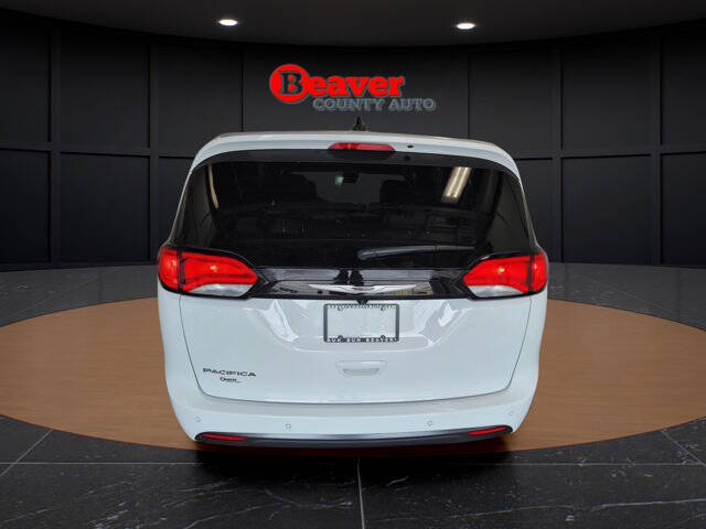 2027 Chrysler Pacifica LX