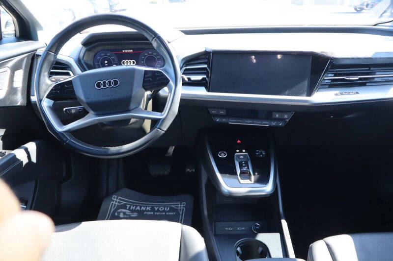 2024 Audi Q4 e-tron quattro Premium 50