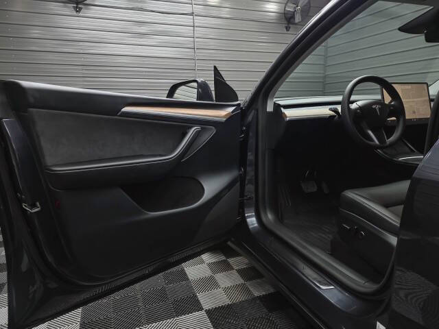 2025 Tesla Model Y Long Range