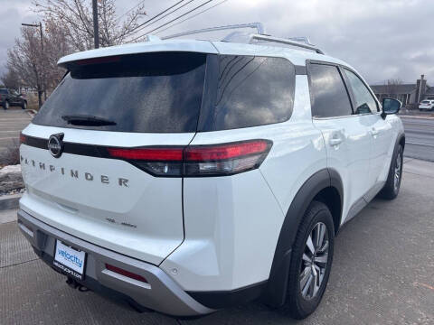 2023 Nissan Pathfinder SL