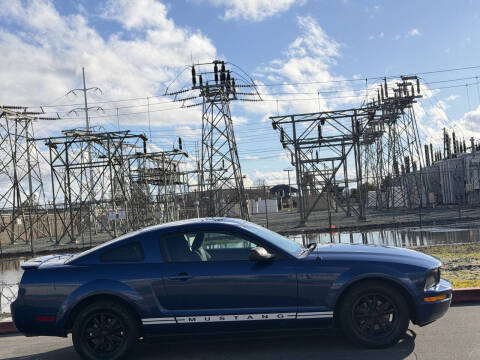 2007 Ford Mustang V6 Deluxe