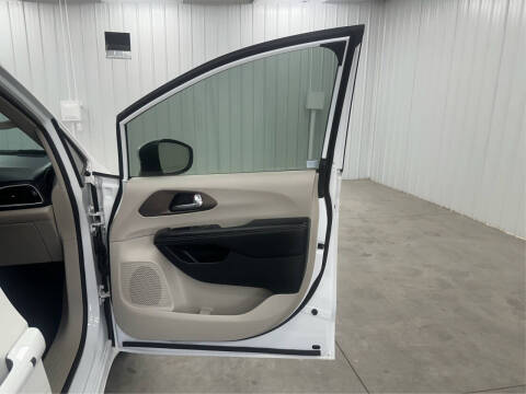 2020 Chrysler Voyager LXi