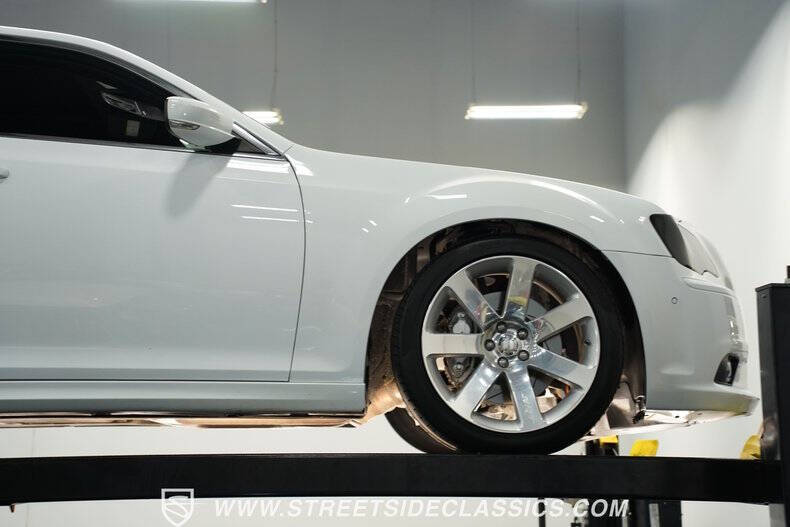 2012 Chrysler 300 SRT8