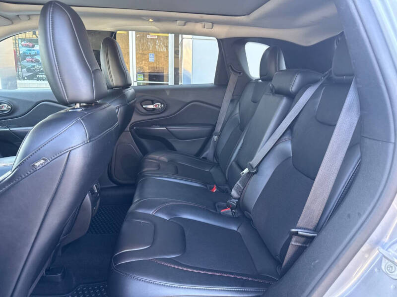 2022 Jeep Cherokee Trailhawk