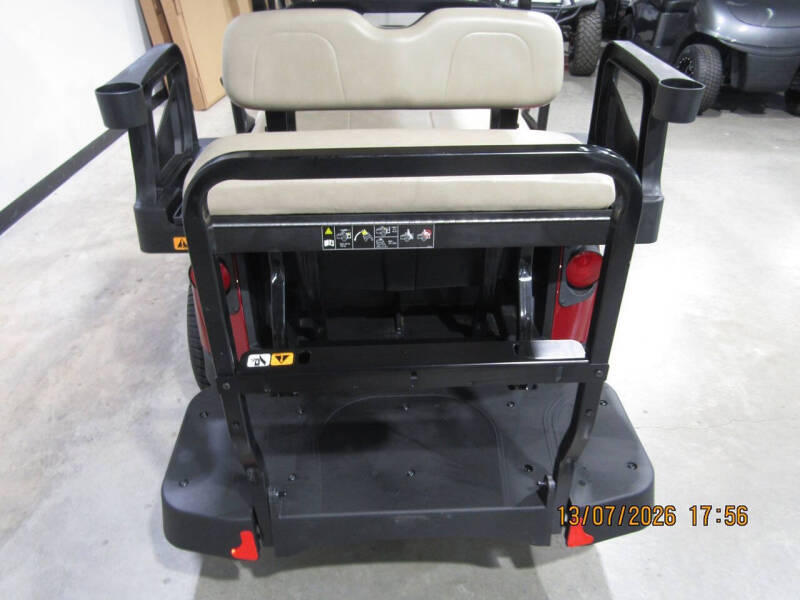 2027 E-Z-GO Valor